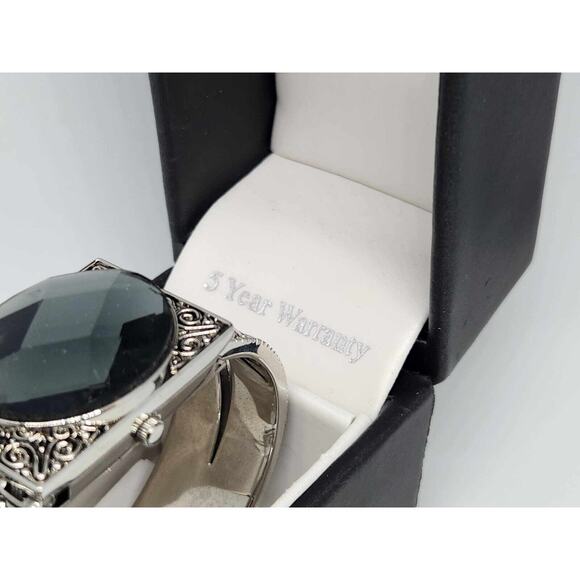 Wristwatch P.O.V Quartz T Locket Cuff Bracelet With Original Box New Battery - Picture 9 of 16